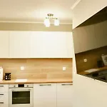 2br Centralside Retreat With Free Private Parking *