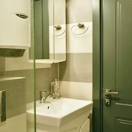 2br Centralside Retreat With Free Private Parking * פלובדיב