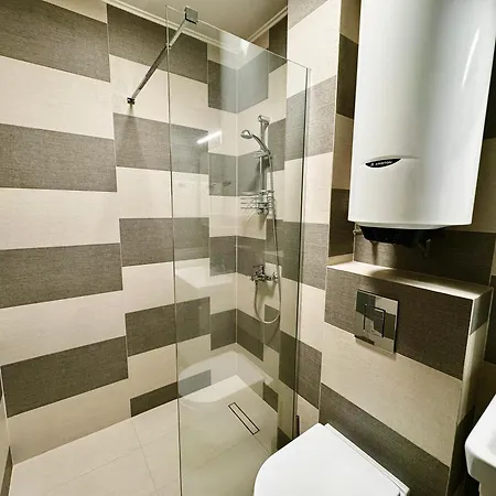 2br Centralside Retreat With Free Private Parking *