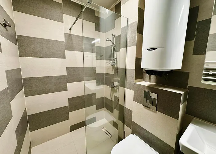 2br Centralside Retreat With Free Private Parking *